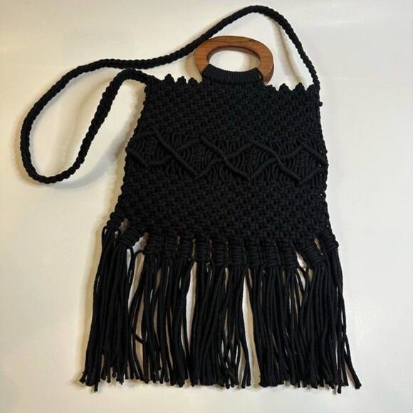 Danielle Nicole Macrame Boho Fringe Bag Wooden Handles - Picture 10 of 10